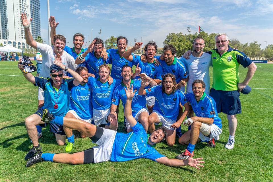 El equipo argentino de fútbol gaélico del Hurling Club celebra.