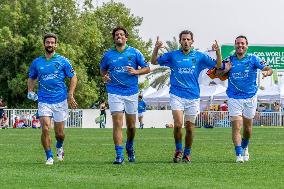 El seleccionado argentino de fútbol gaélico celebra el título mundial en Abu Dhabi 2015.