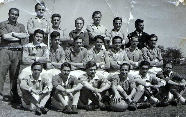Plantel de rugby del club en sus primeros años, fotografía de archivo.